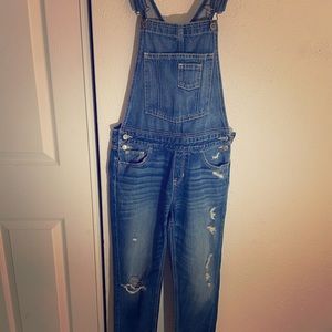Hollister boyfriend denim overalls. Size small.